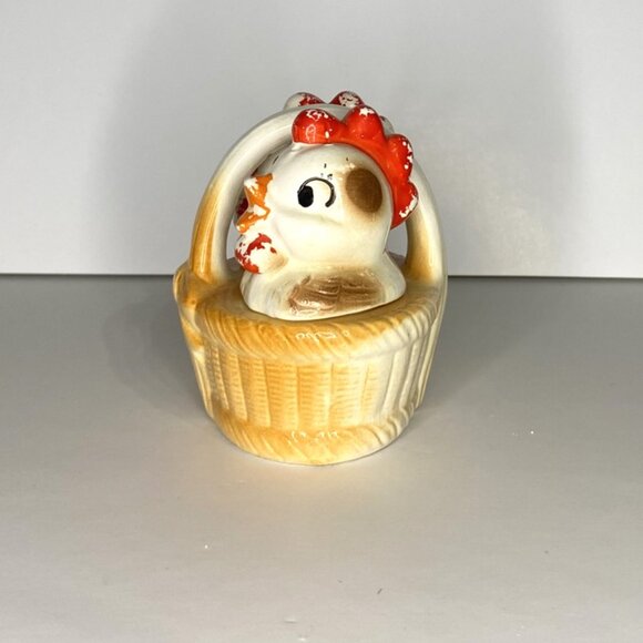 Vintage Chicks In Basket Salt & Pepper Shakers - Picture 4 of 11